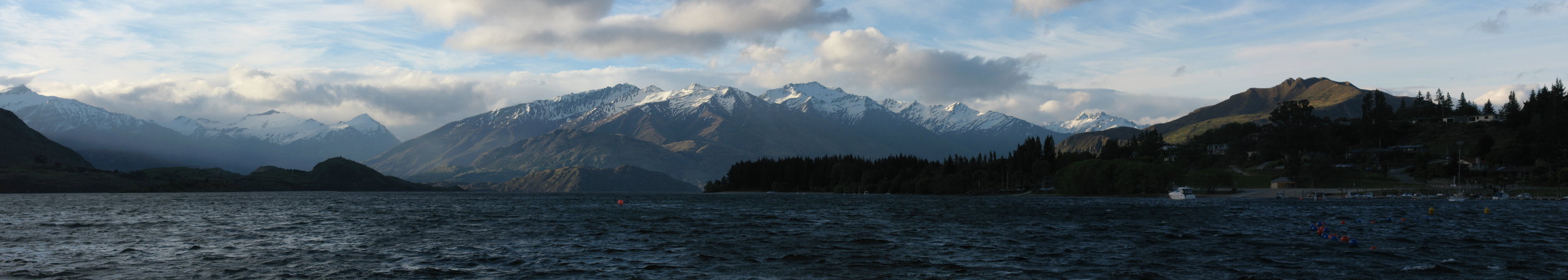 Lake Wanaka (panorama)